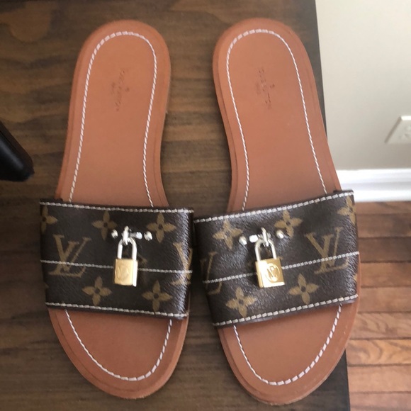 Louis Vuitton lock it mule - Picture 3 of 16
